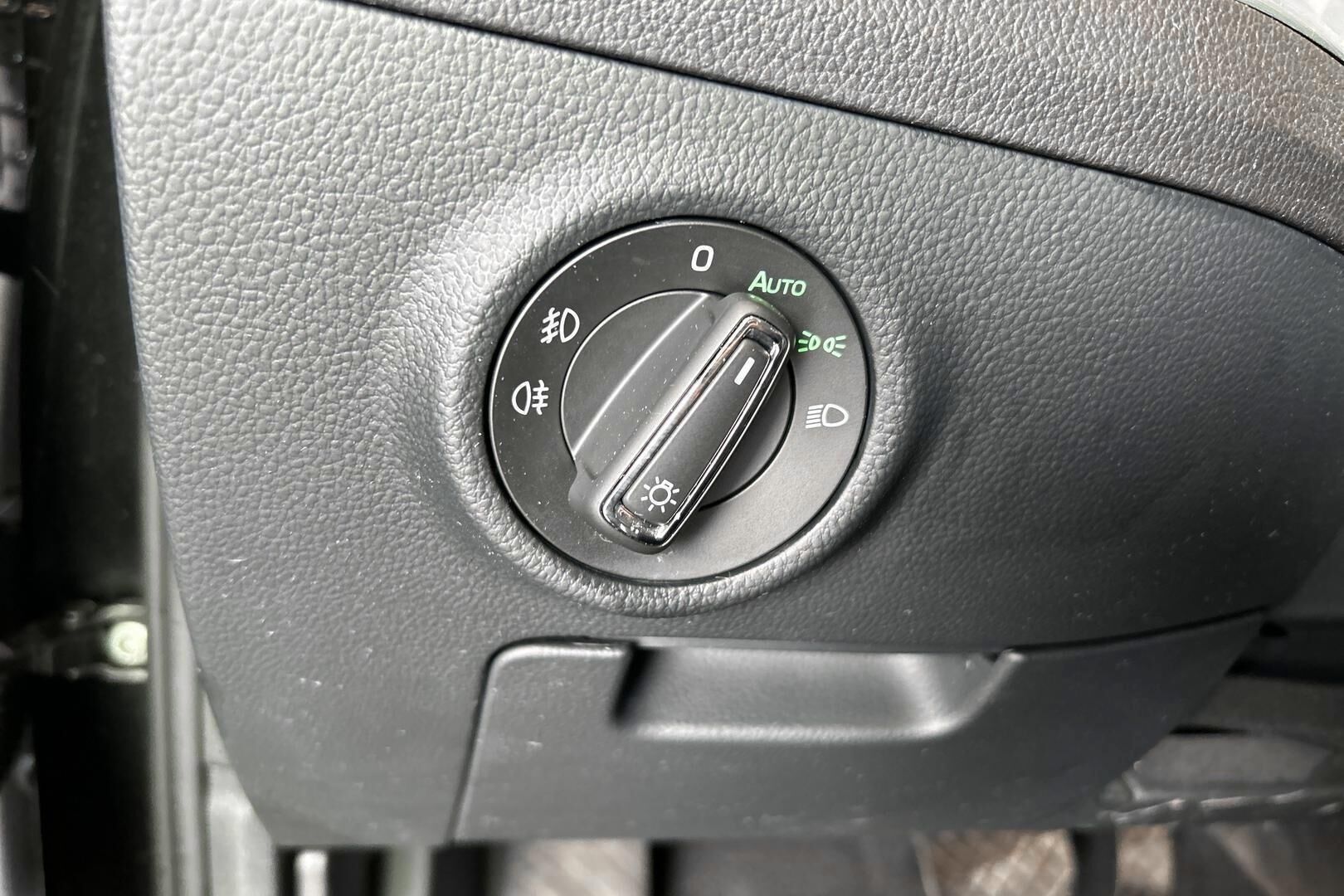 Skoda Superb iso kuva 22