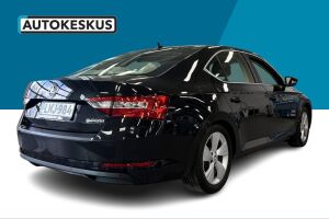 Skoda Superb esikatselu 27