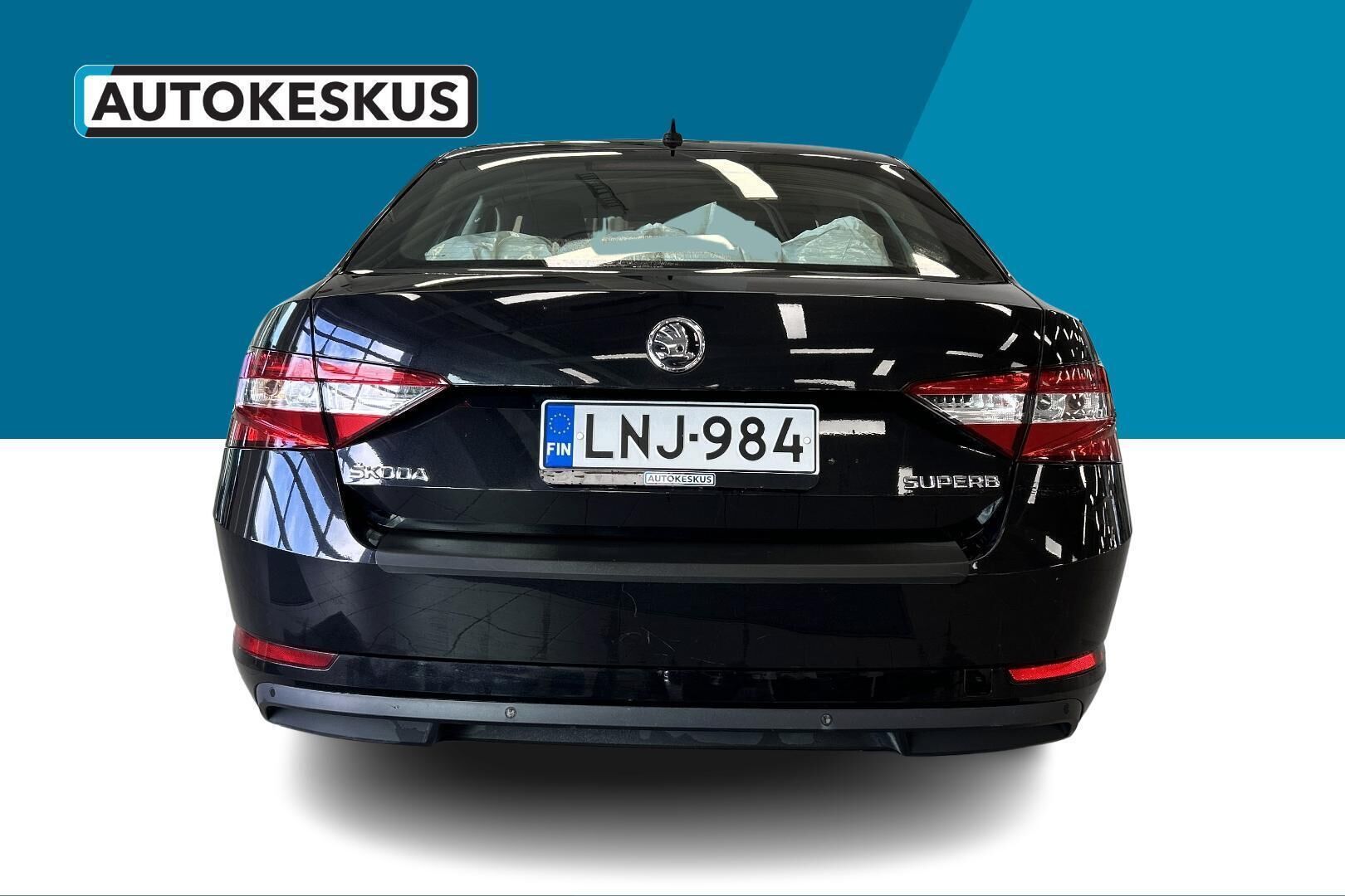 Skoda Superb iso kuva 4