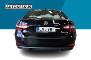 Skoda Superb esikatselu 4
