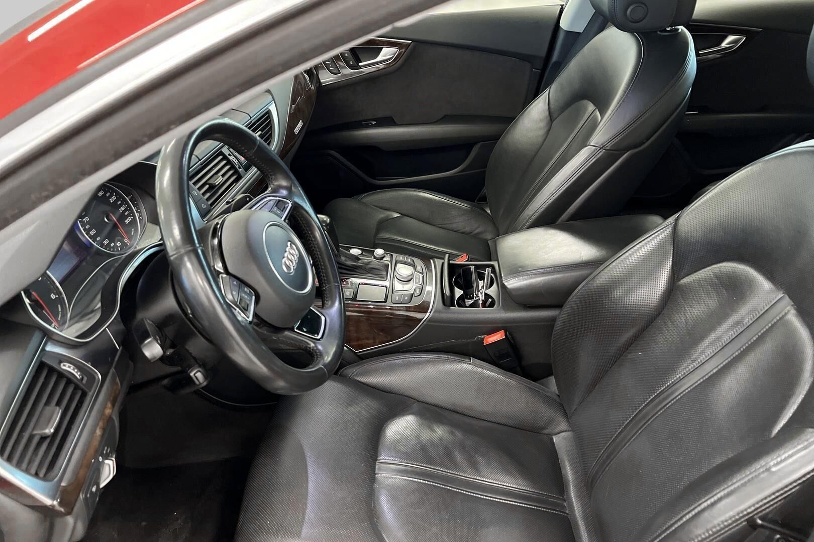 Audi A7 iso kuva 10
