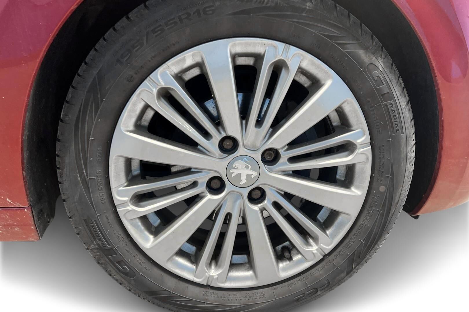 Peugeot 208 iso kuva 12