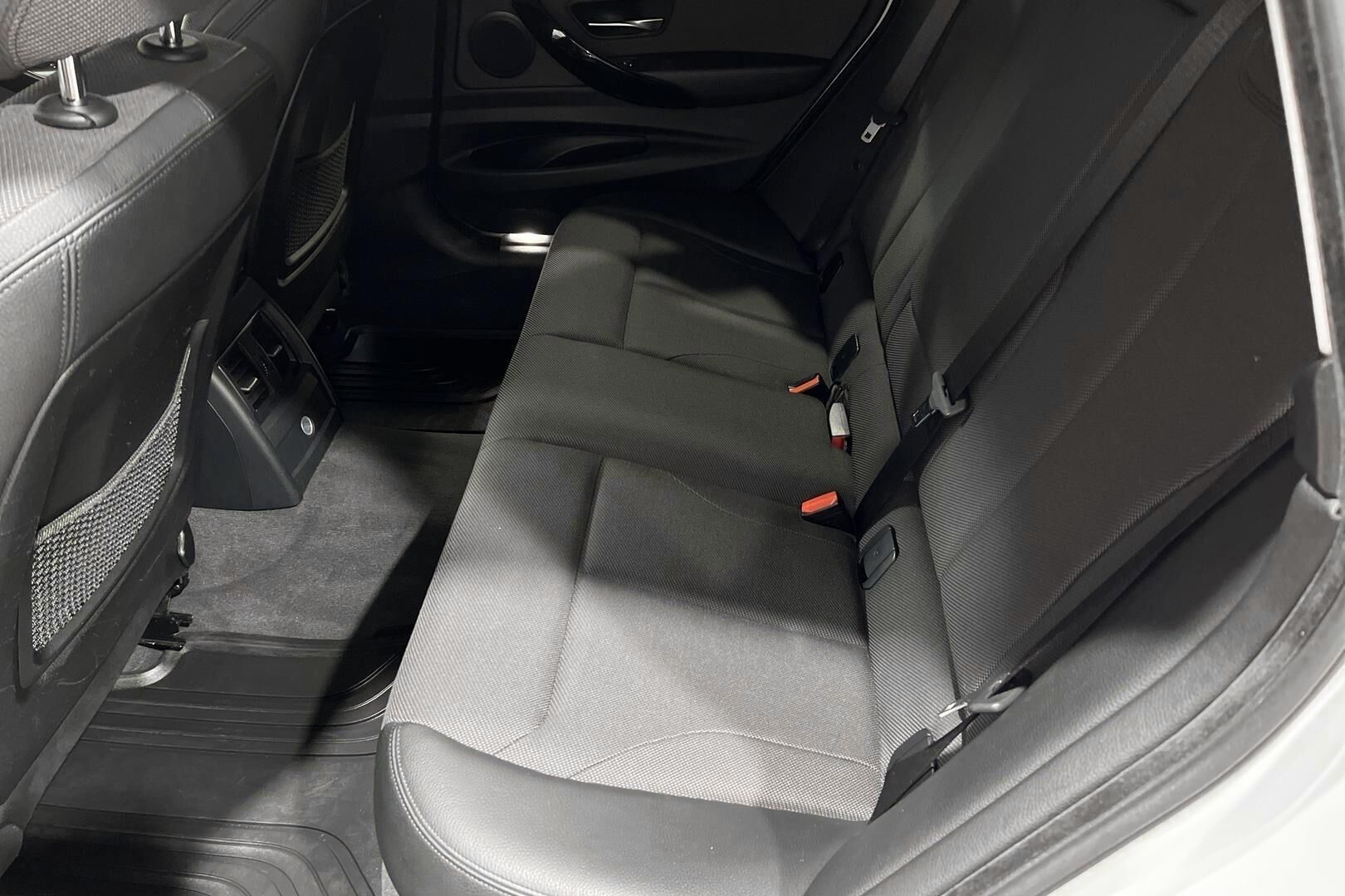 BMW 3-sarja iso kuva 10