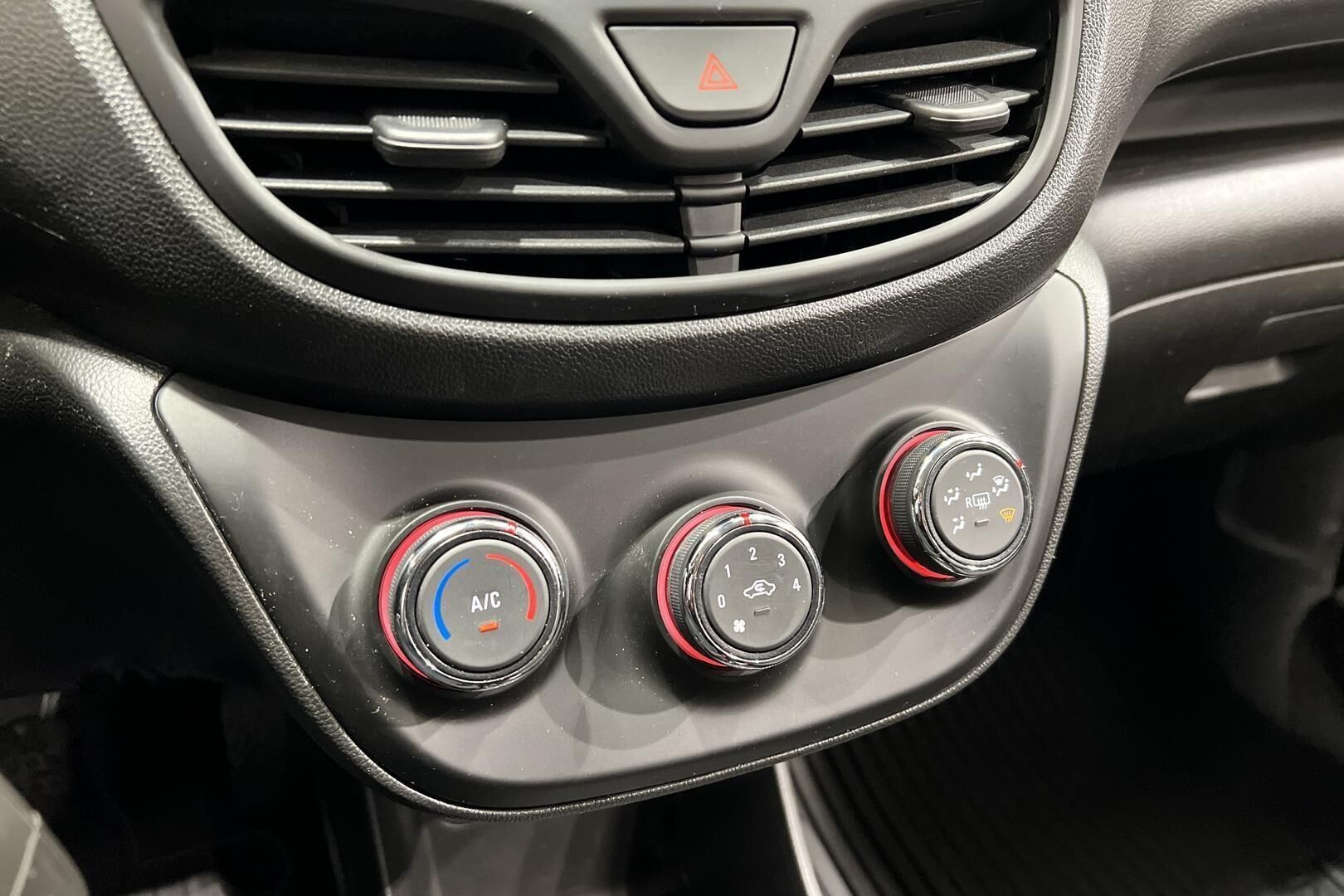 Opel Karl iso kuva 14