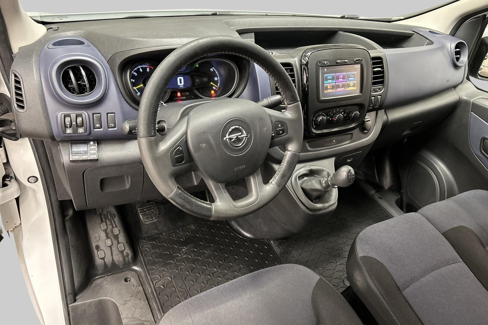 Opel Vivaro iso kuva 11