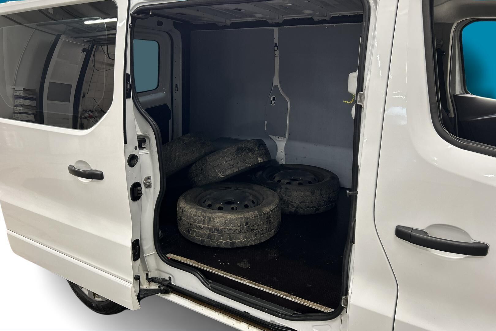 Opel Vivaro iso kuva 15