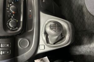 Opel Vivaro esikatselu 18