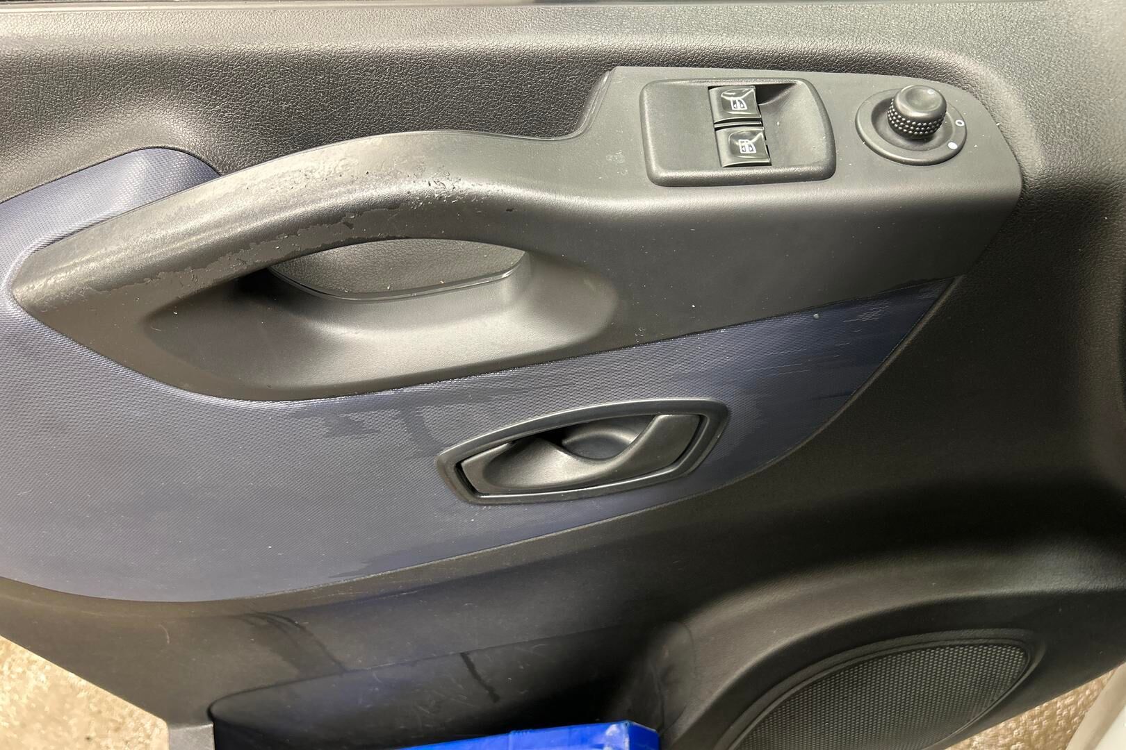 Opel Vivaro iso kuva 21