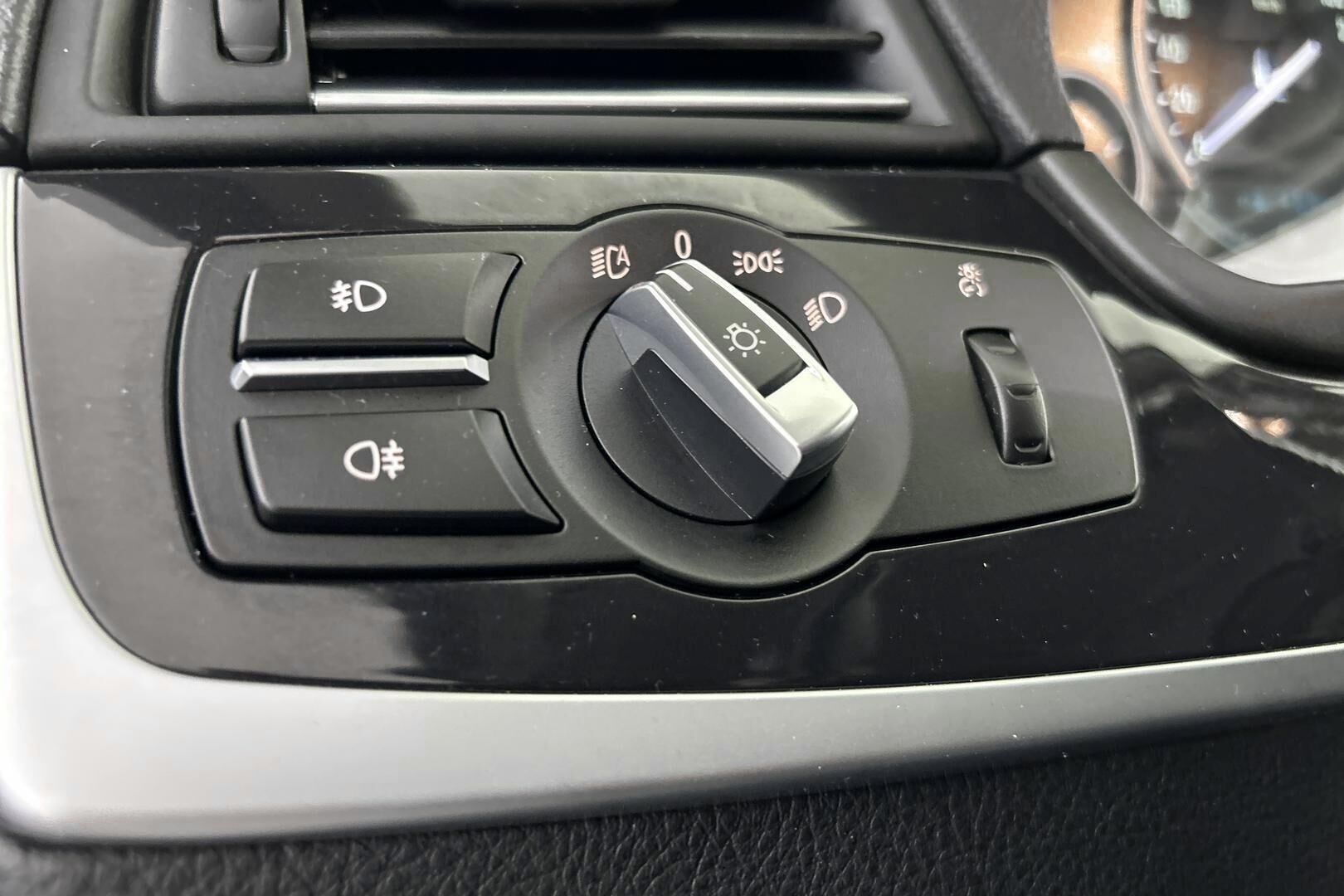BMW 5-SARJA iso kuva 23