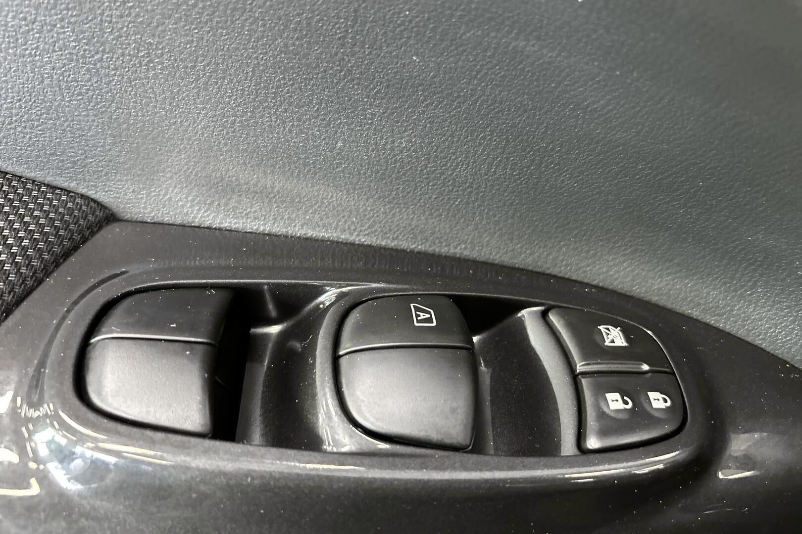 Nissan Juke iso kuva 26