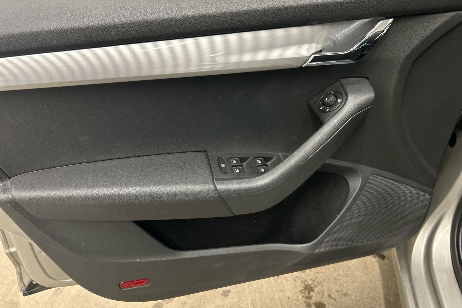 Skoda Octavia iso kuva 11