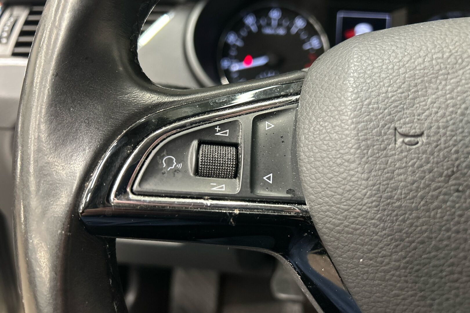 Skoda Octavia iso kuva 13