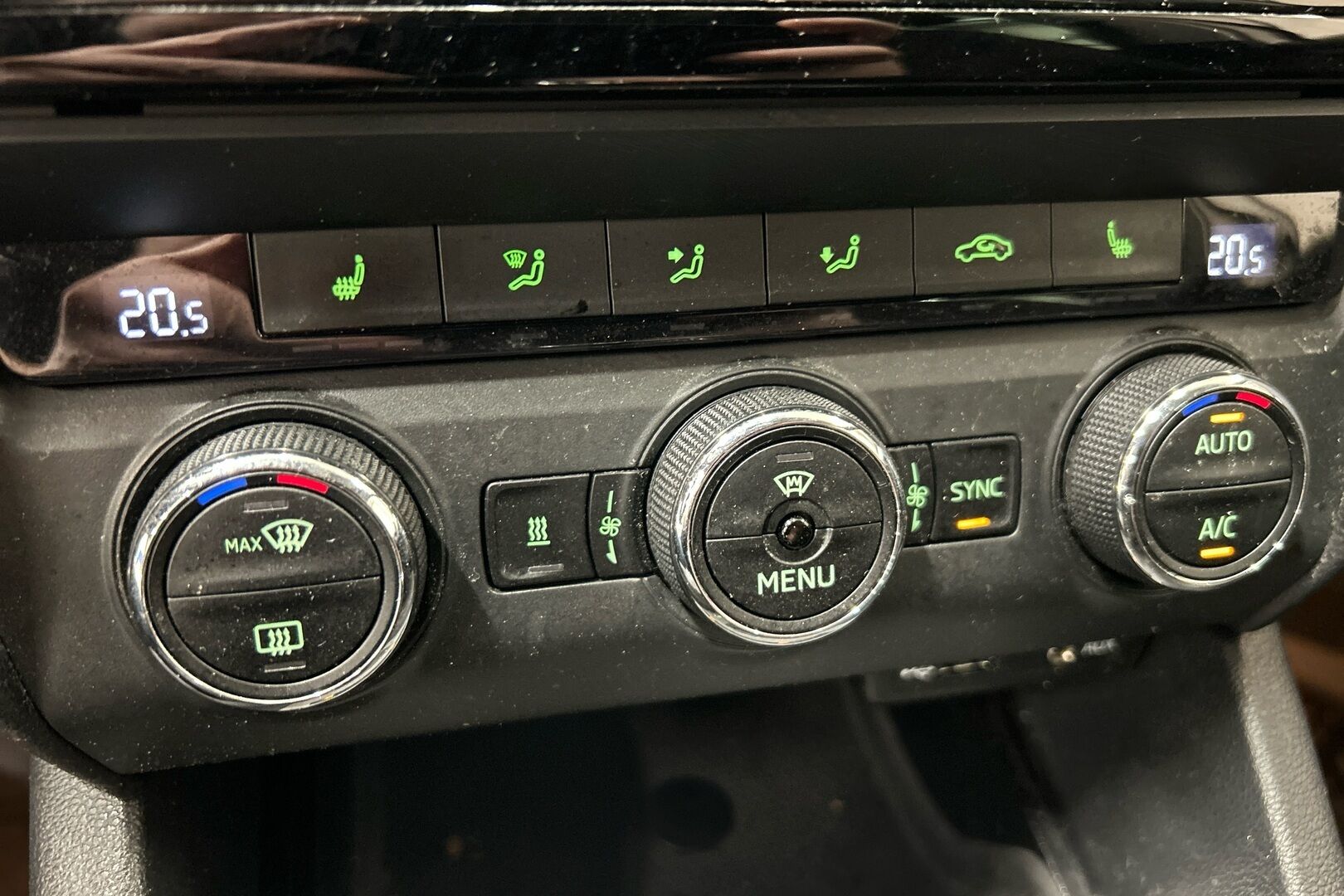 Skoda Octavia iso kuva 19