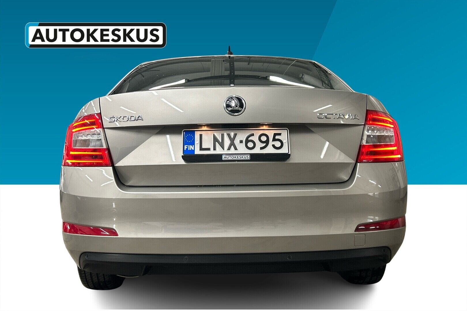Skoda Octavia iso kuva 2