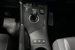 Toyota Auris esikatselu 17