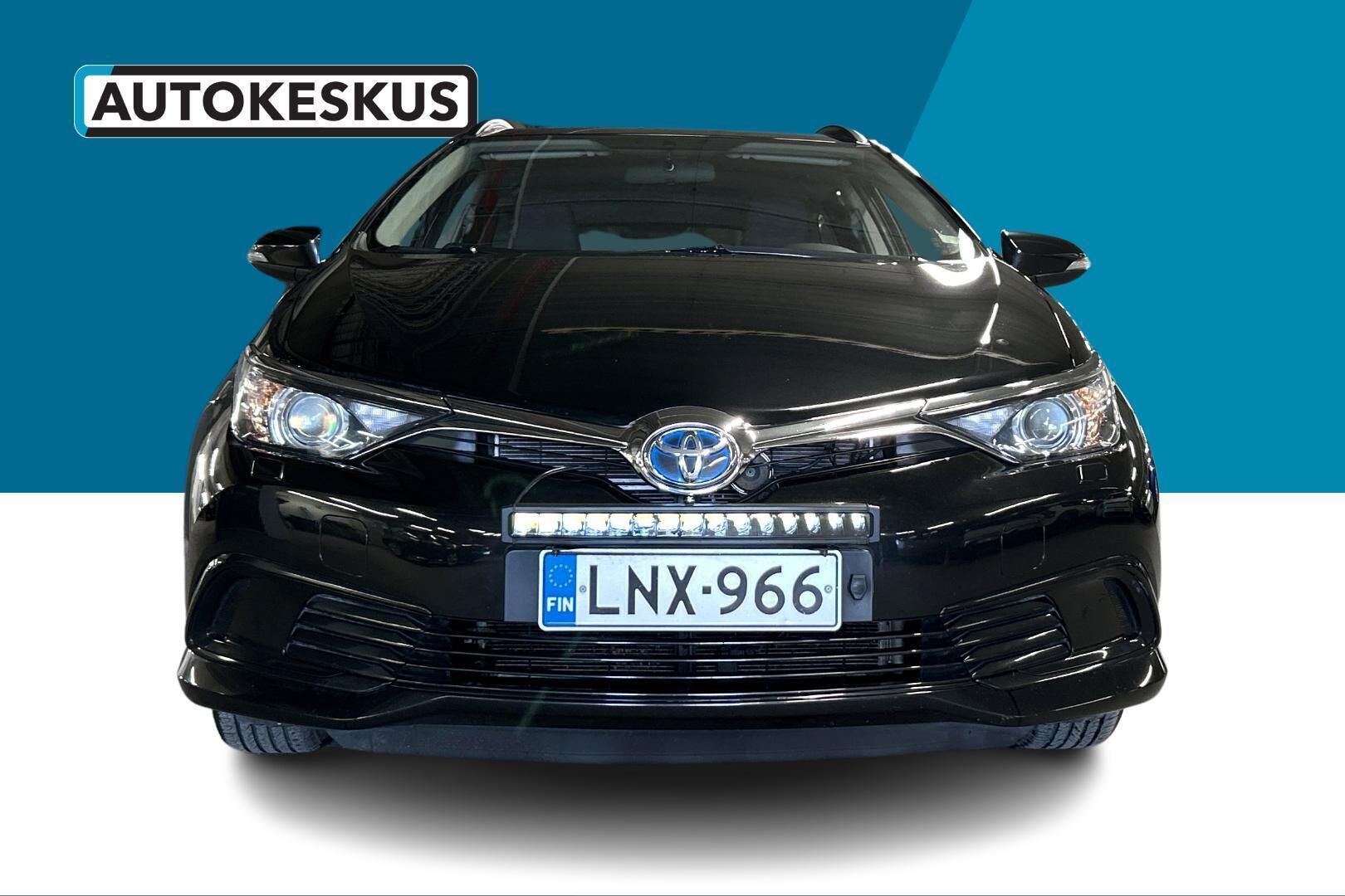 Toyota Auris iso kuva 25