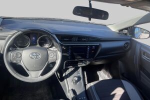 Toyota Auris esikatselu 2