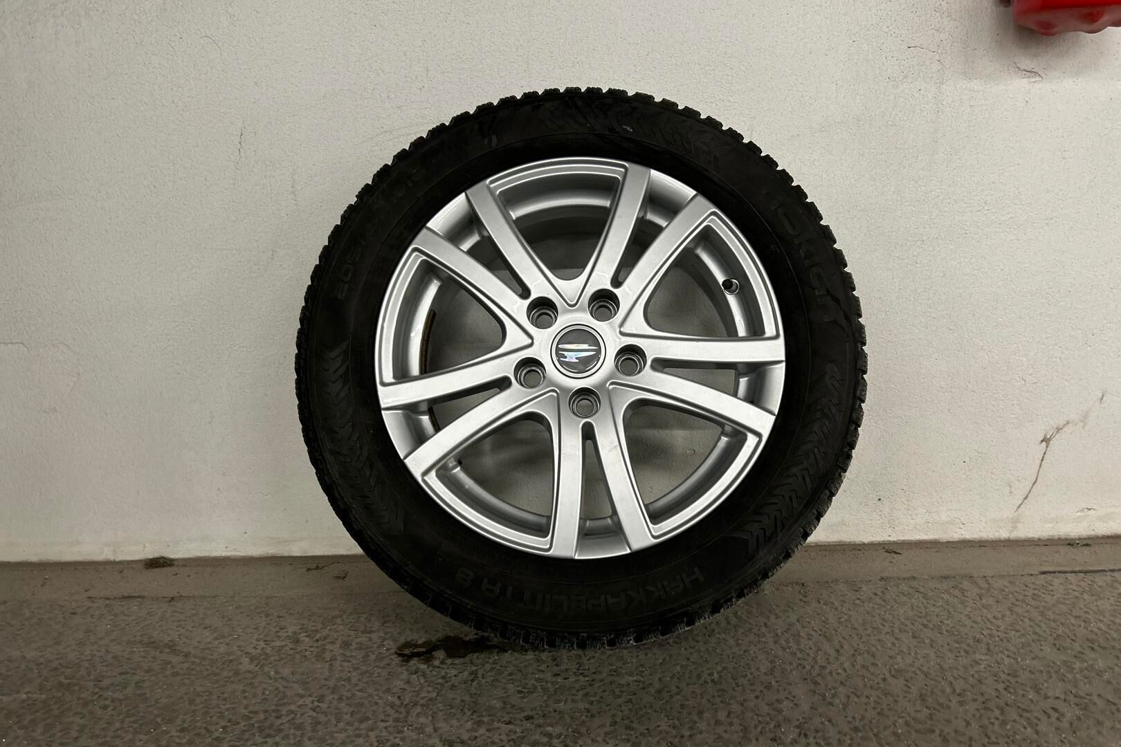 Toyota Auris iso kuva 27