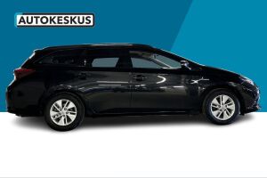 Toyota Auris esikatselu 3