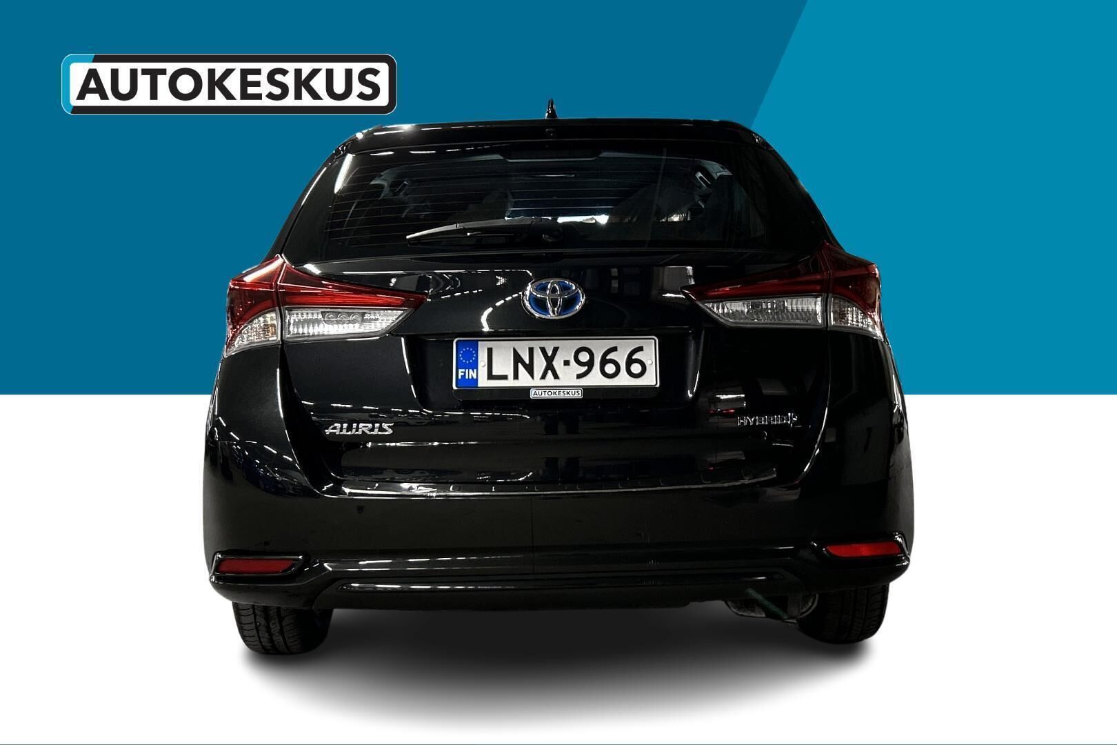 Toyota Auris iso kuva 5