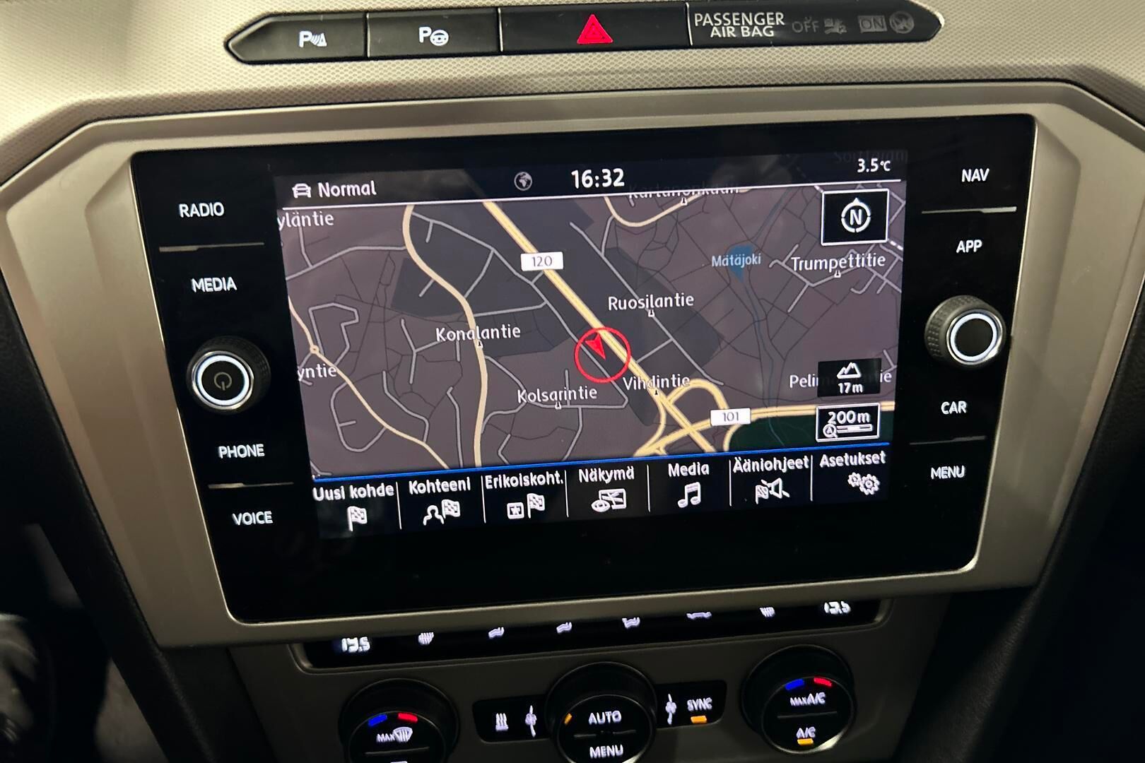 Volkswagen Passat iso kuva 14