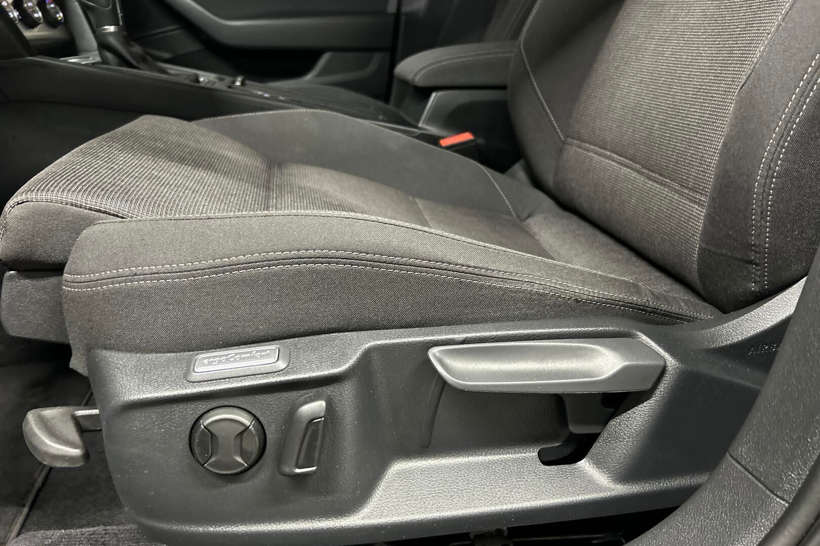 Volkswagen Passat iso kuva 29