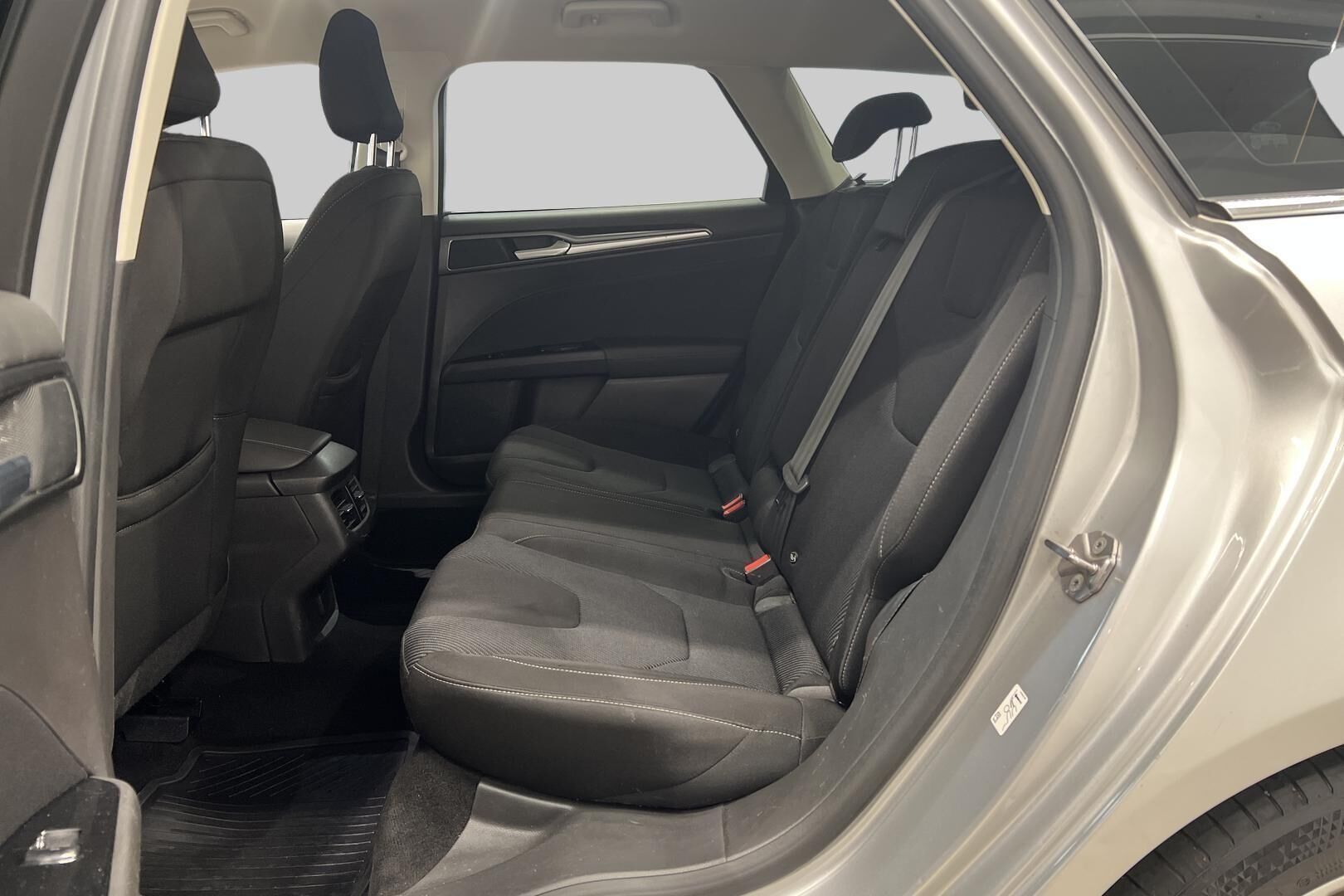 Ford Mondeo iso kuva 9
