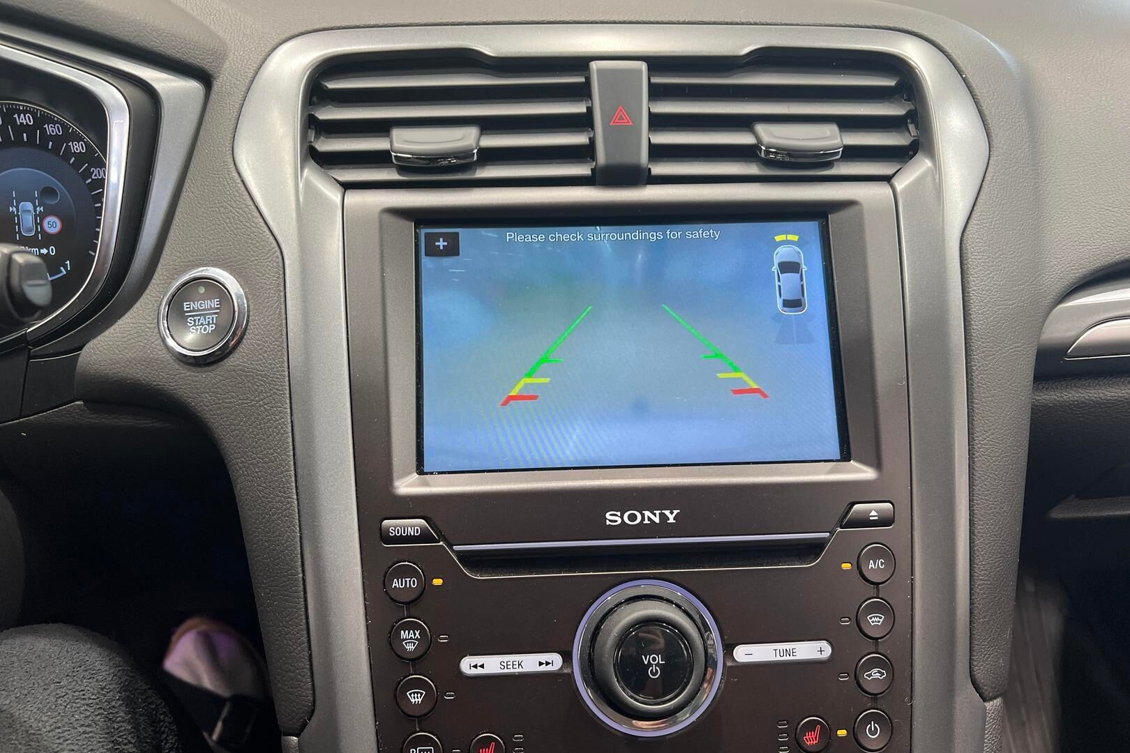 Ford Mondeo iso kuva 14