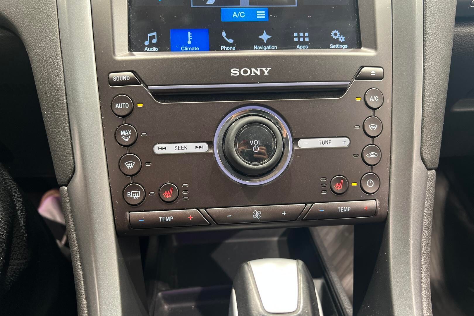 Ford Mondeo iso kuva 17