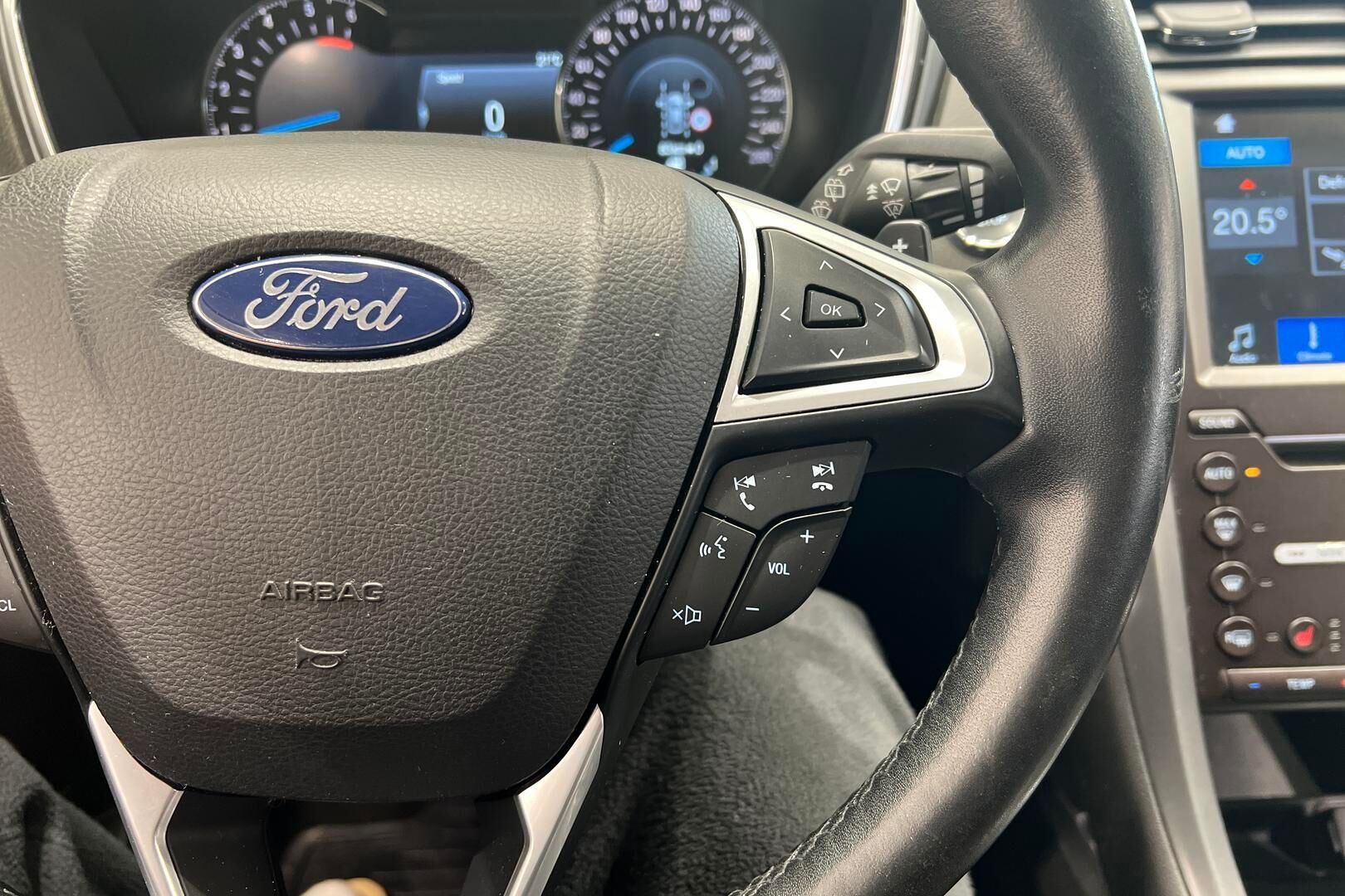 Ford Mondeo iso kuva 22