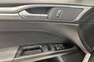 Ford Mondeo esikatselu 32