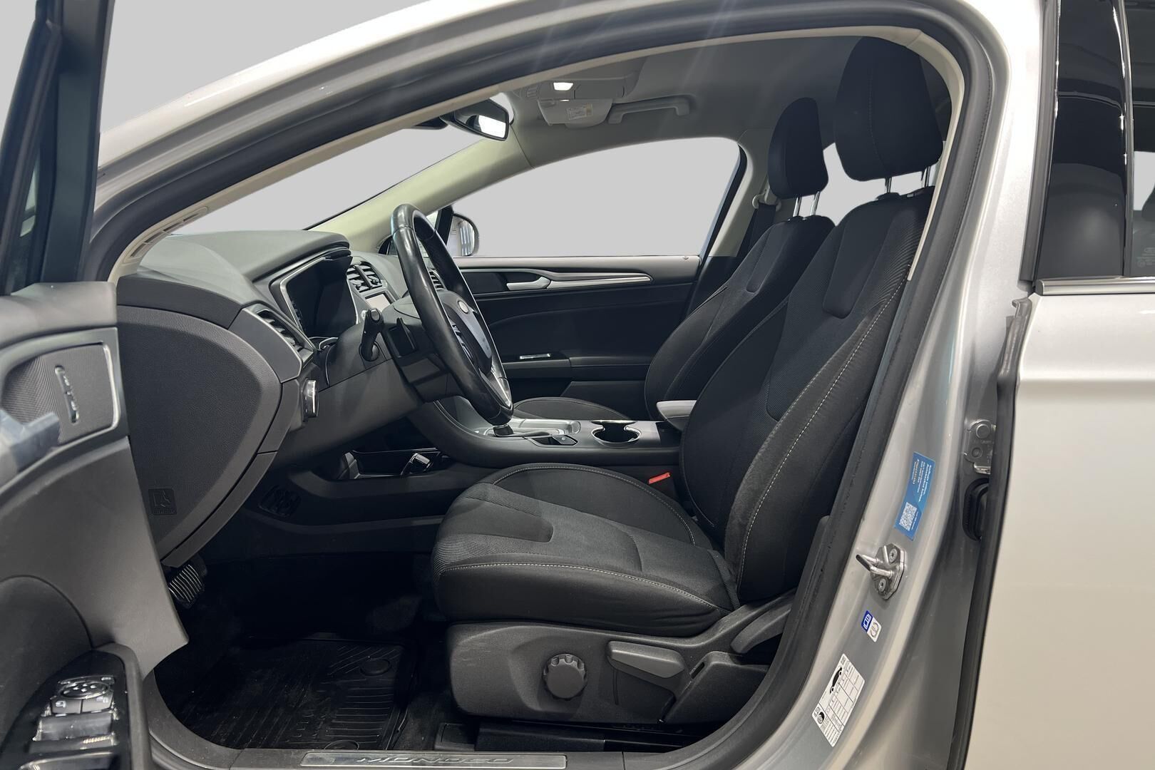 Ford Mondeo iso kuva 8