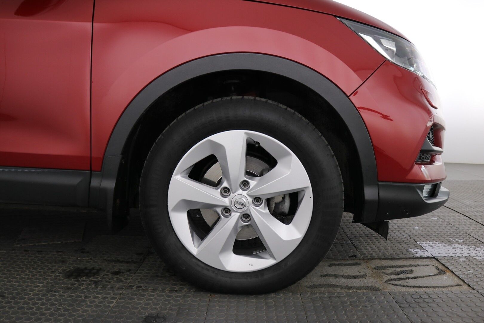 Nissan Qashqai iso kuva 10
