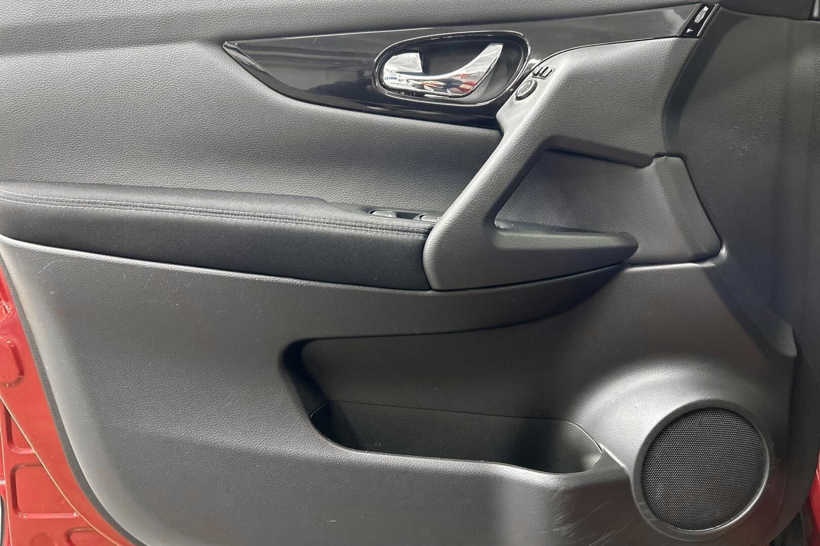 Nissan Qashqai iso kuva 17