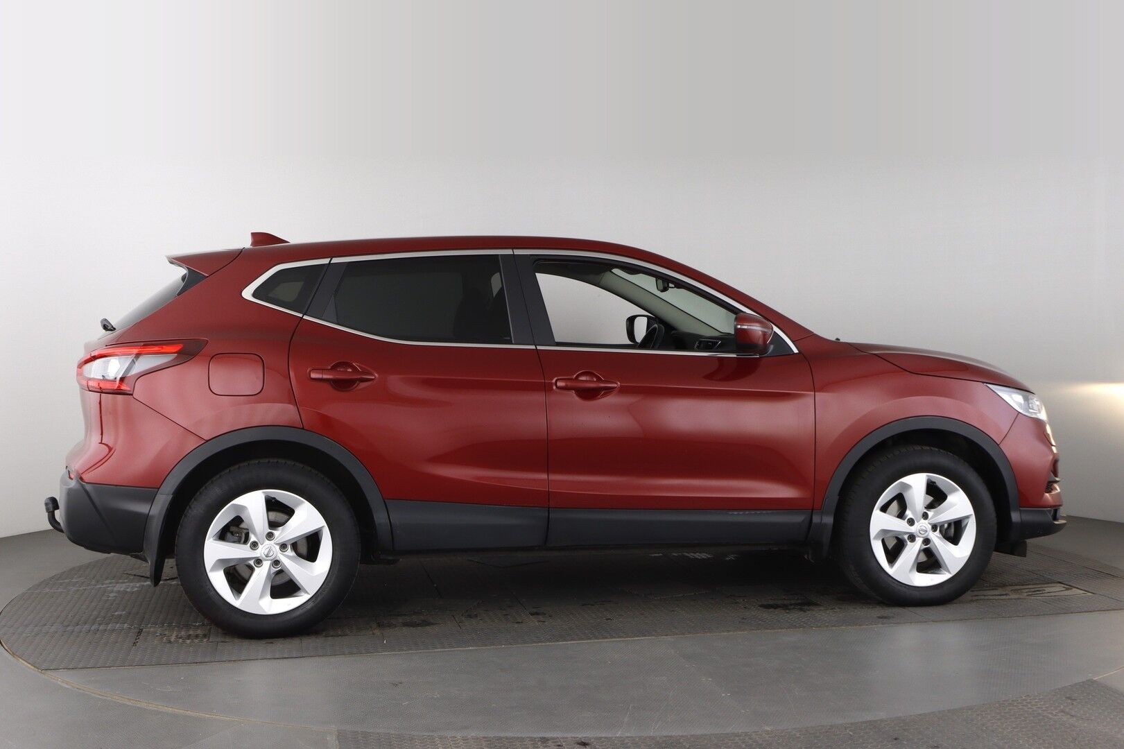 Nissan Qashqai iso kuva 5