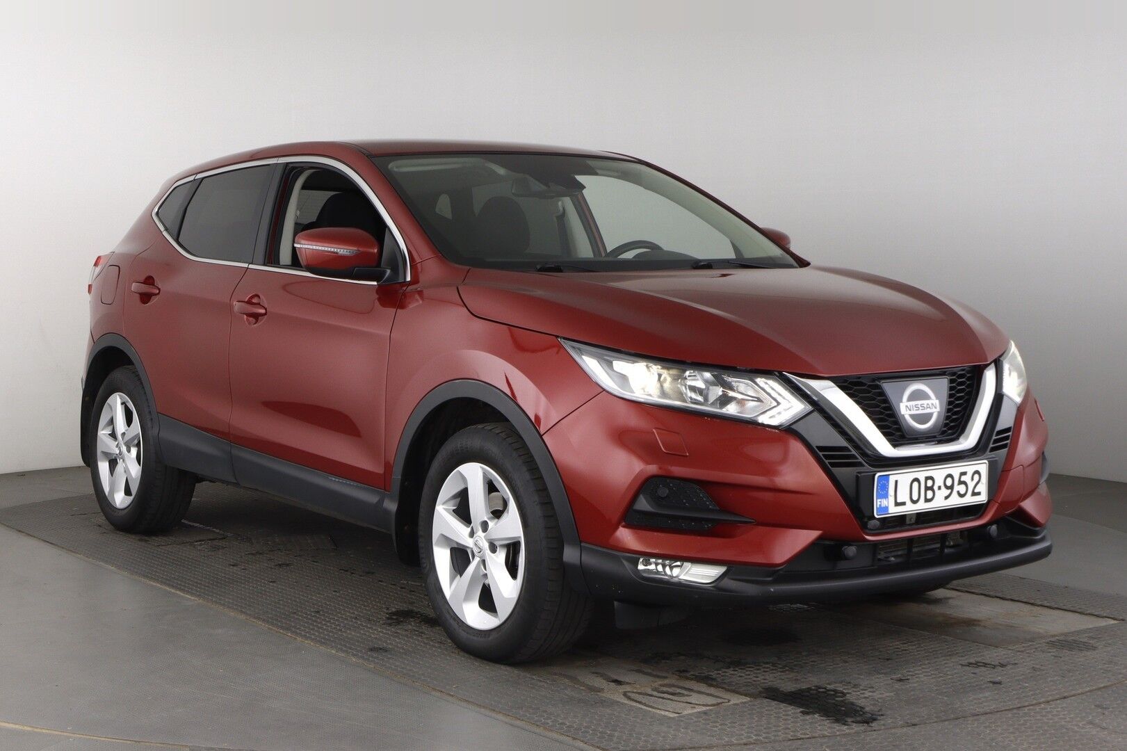 Nissan Qashqai iso kuva 6