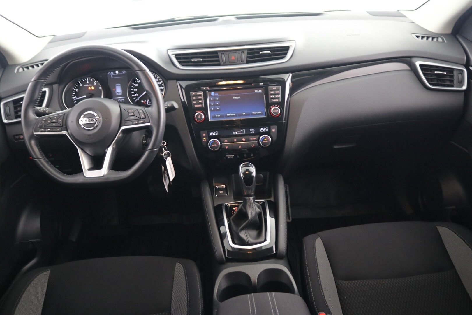Nissan Qashqai iso kuva 7