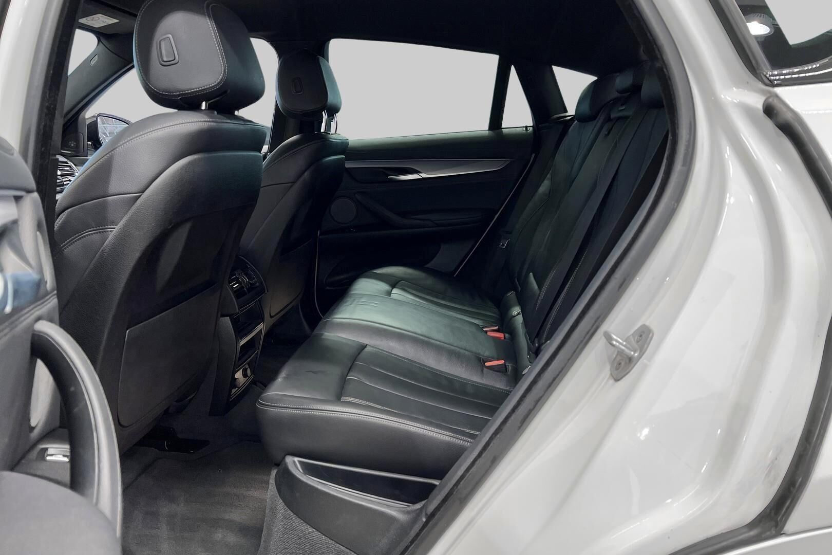 BMW X6 iso kuva 10