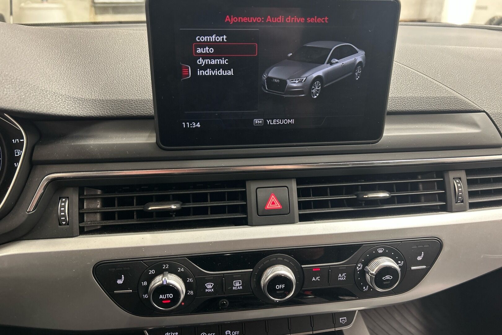 Audi A4 iso kuva 12