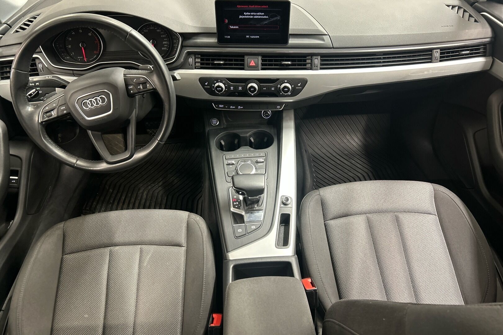 Audi A4 iso kuva 6