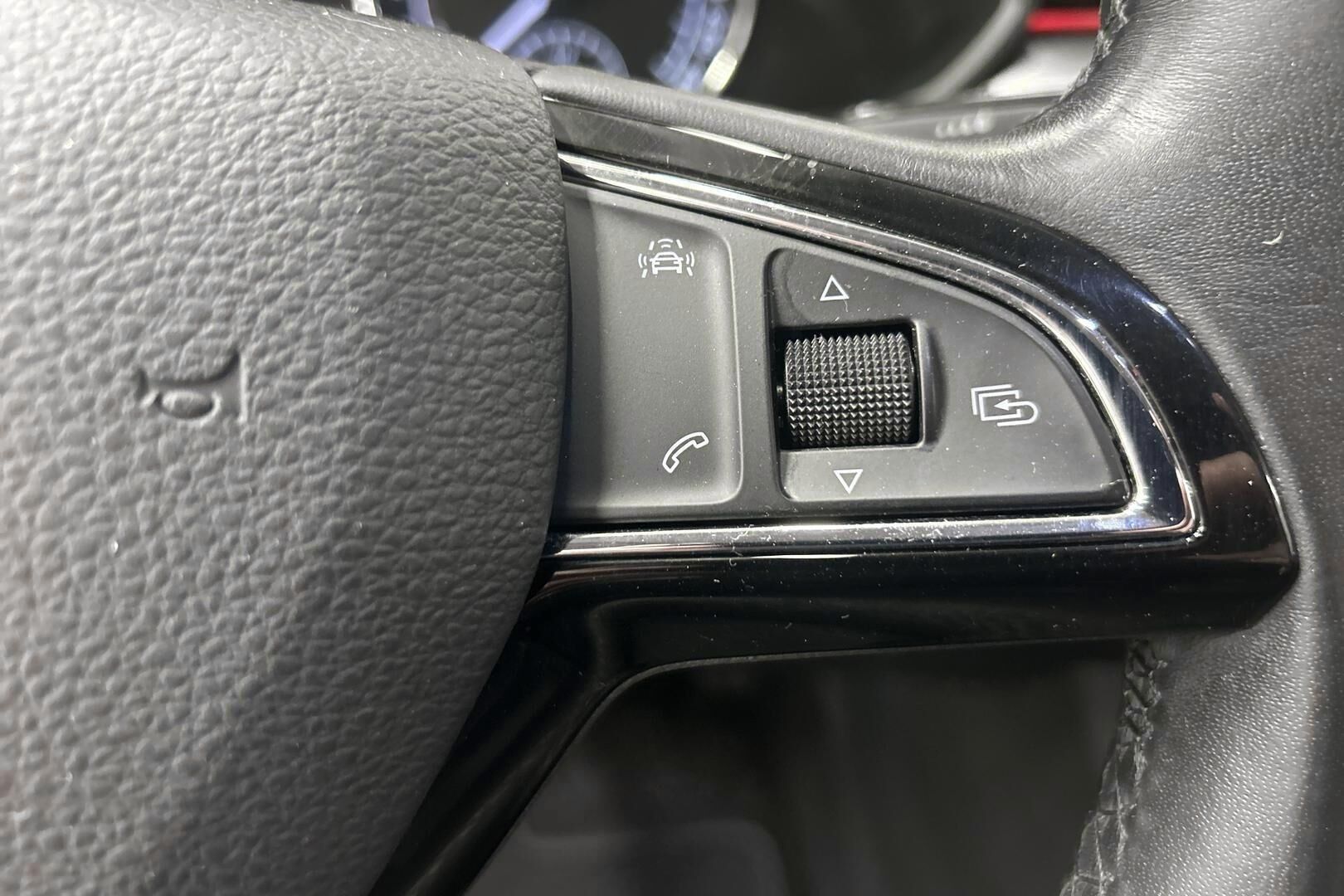 Skoda Superb iso kuva 19