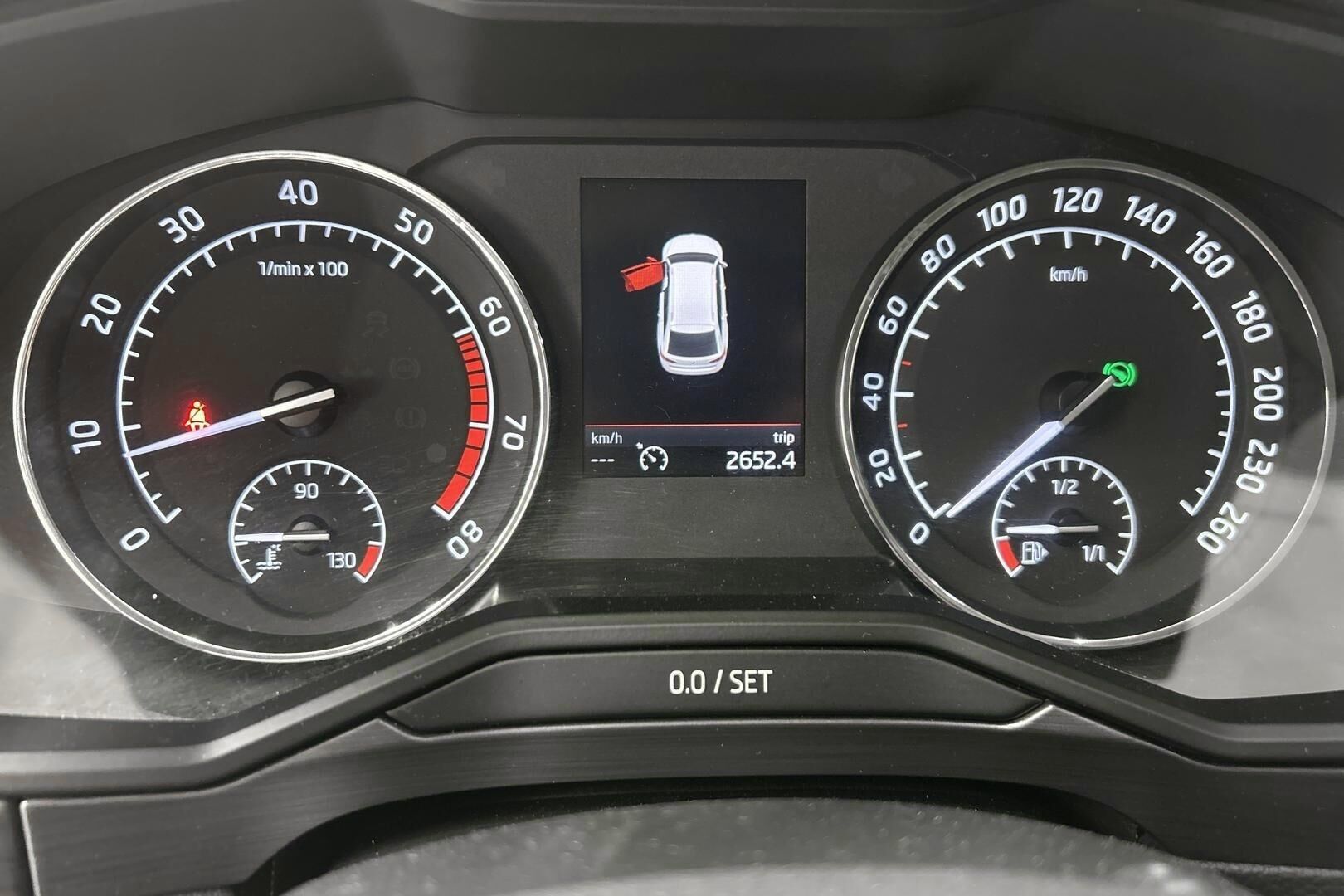Skoda Superb iso kuva 20