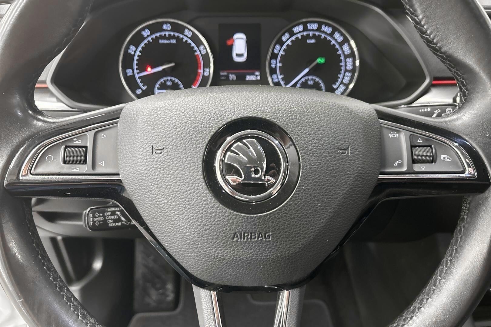 Skoda Superb iso kuva 21