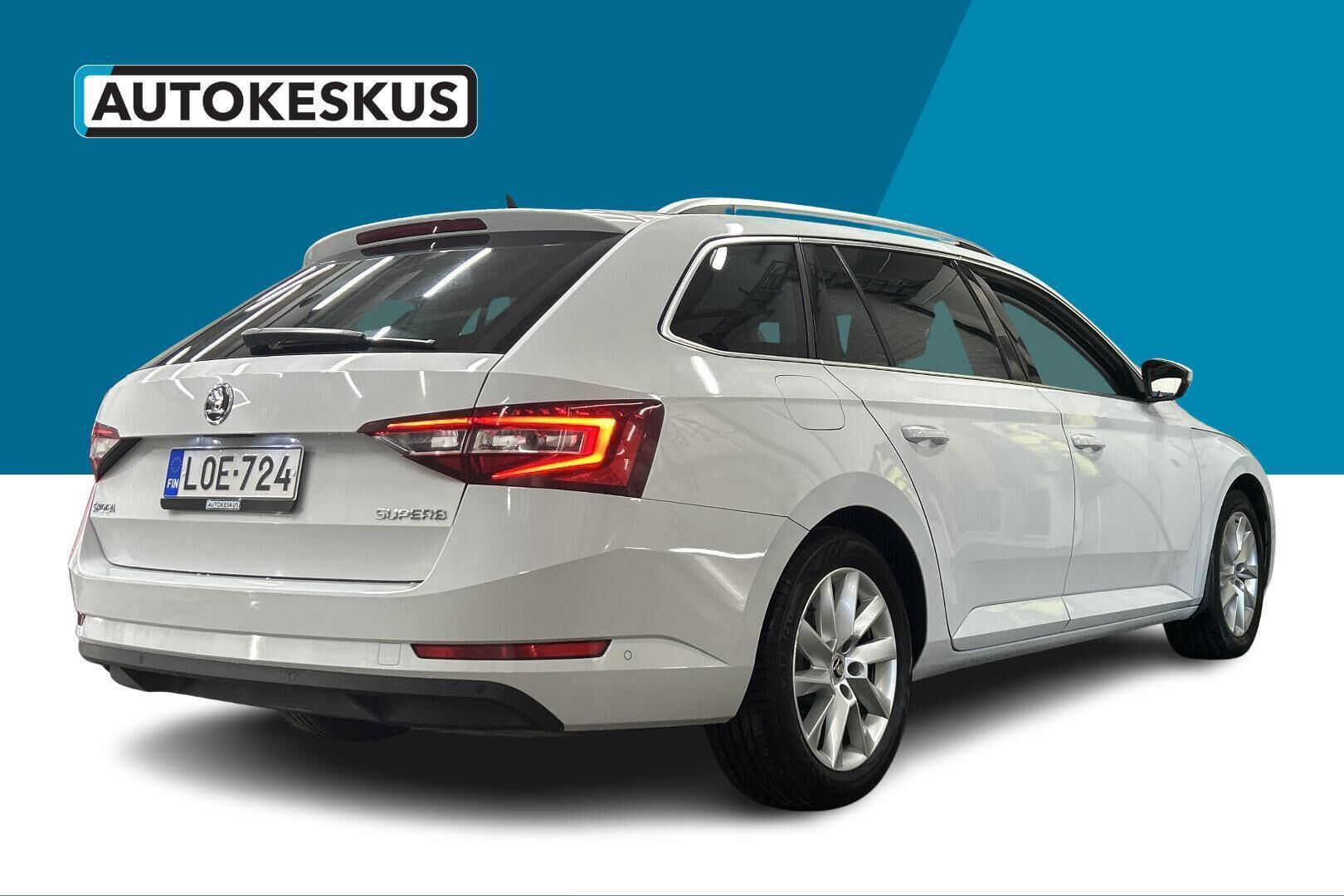Skoda Superb iso kuva 5