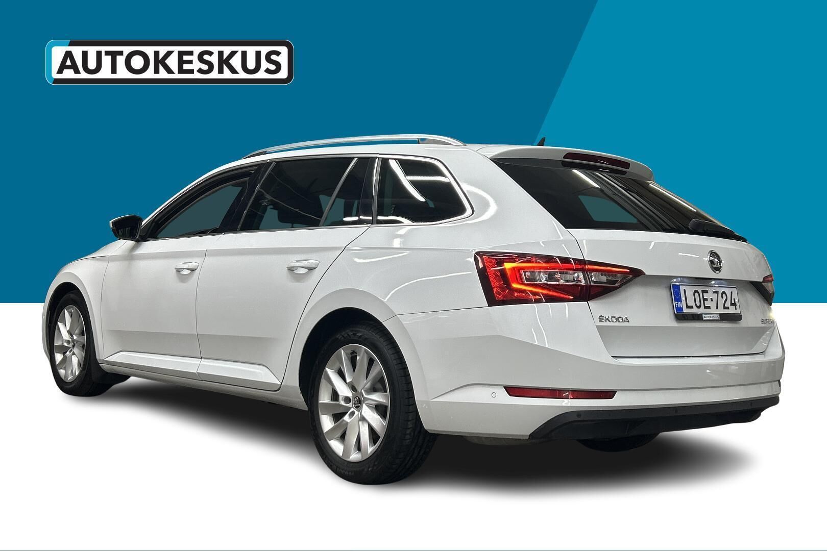 Skoda Superb iso kuva 7