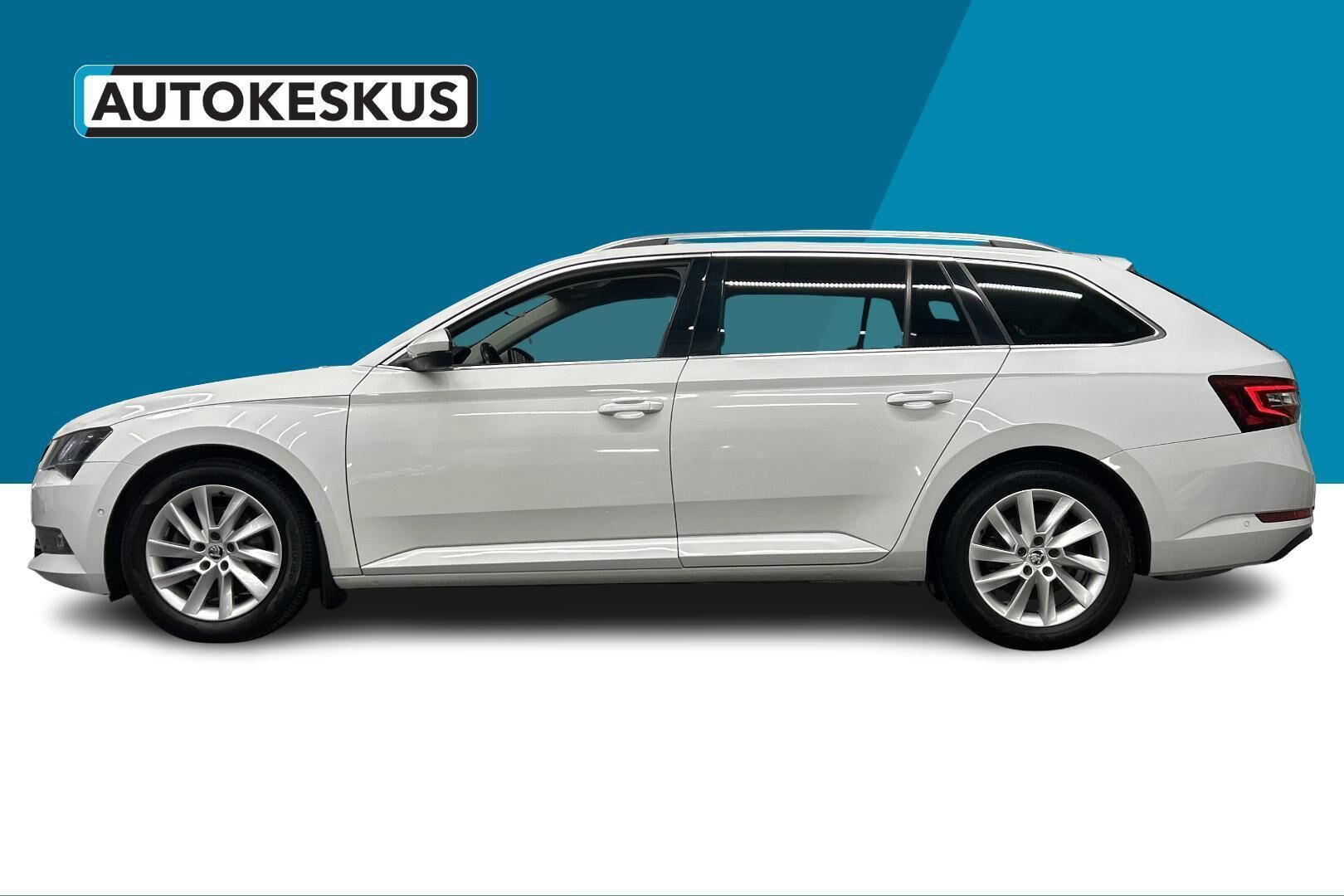 Skoda Superb iso kuva 8