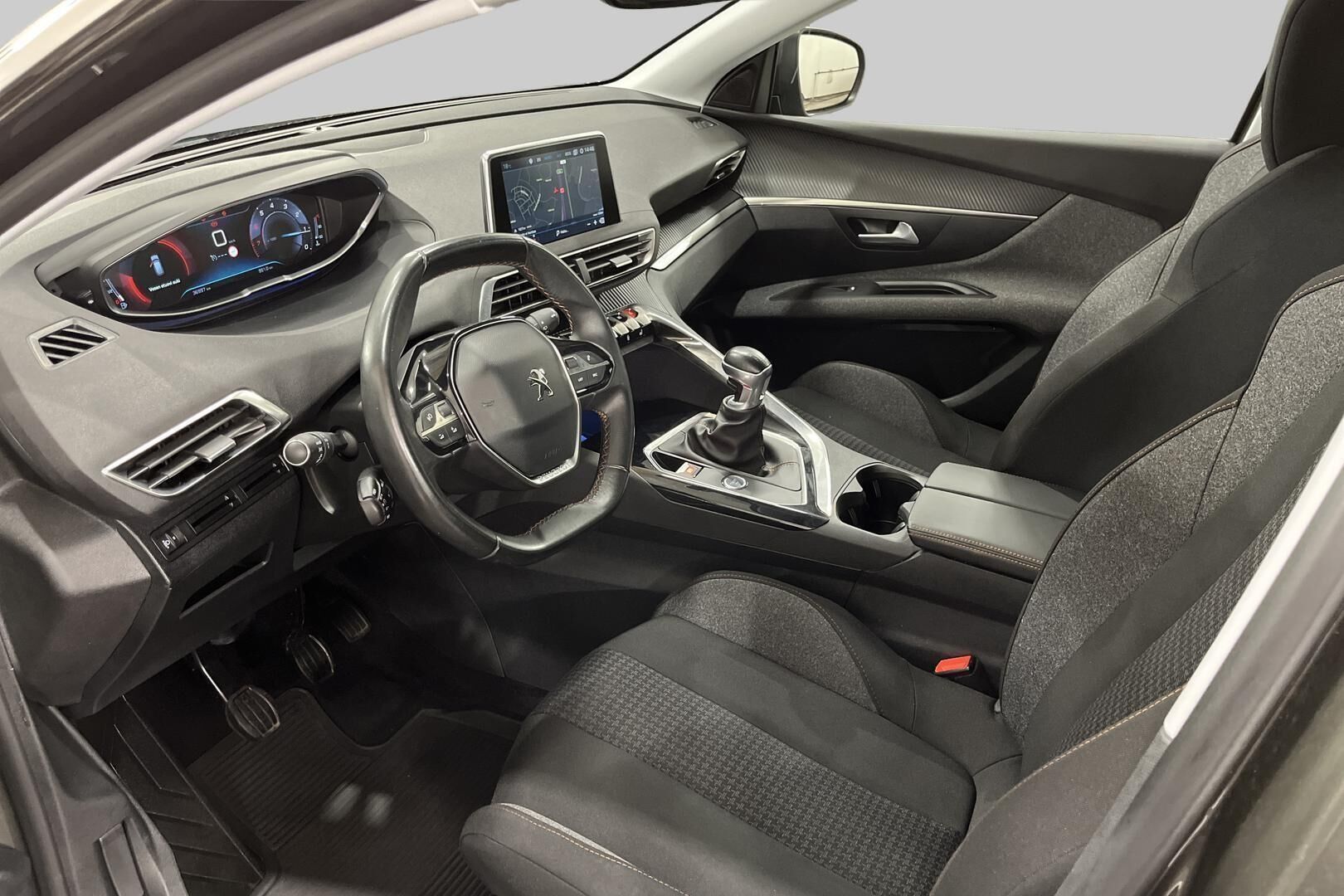 Peugeot 3008 iso kuva 16