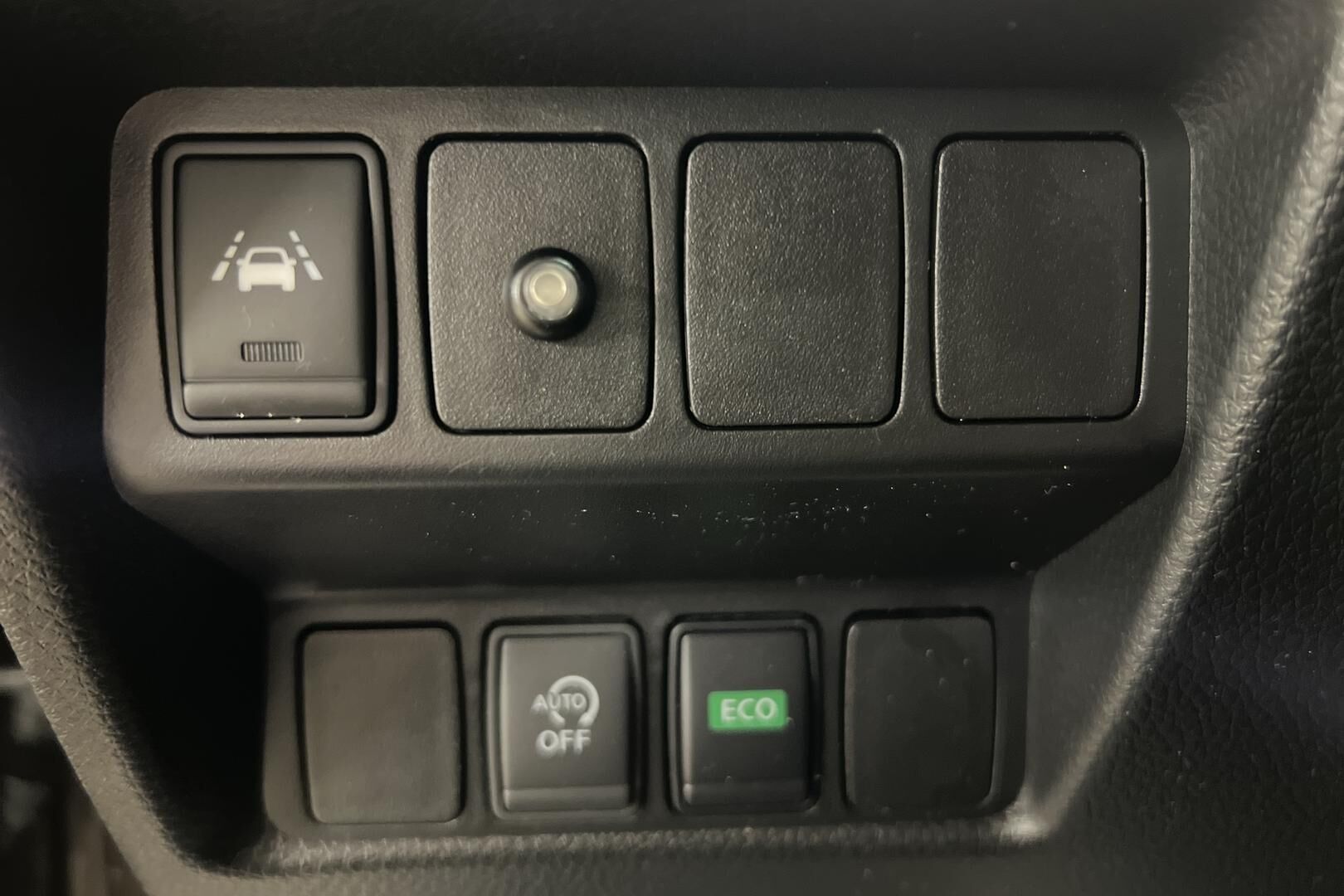 Nissan Qashqai iso kuva 16