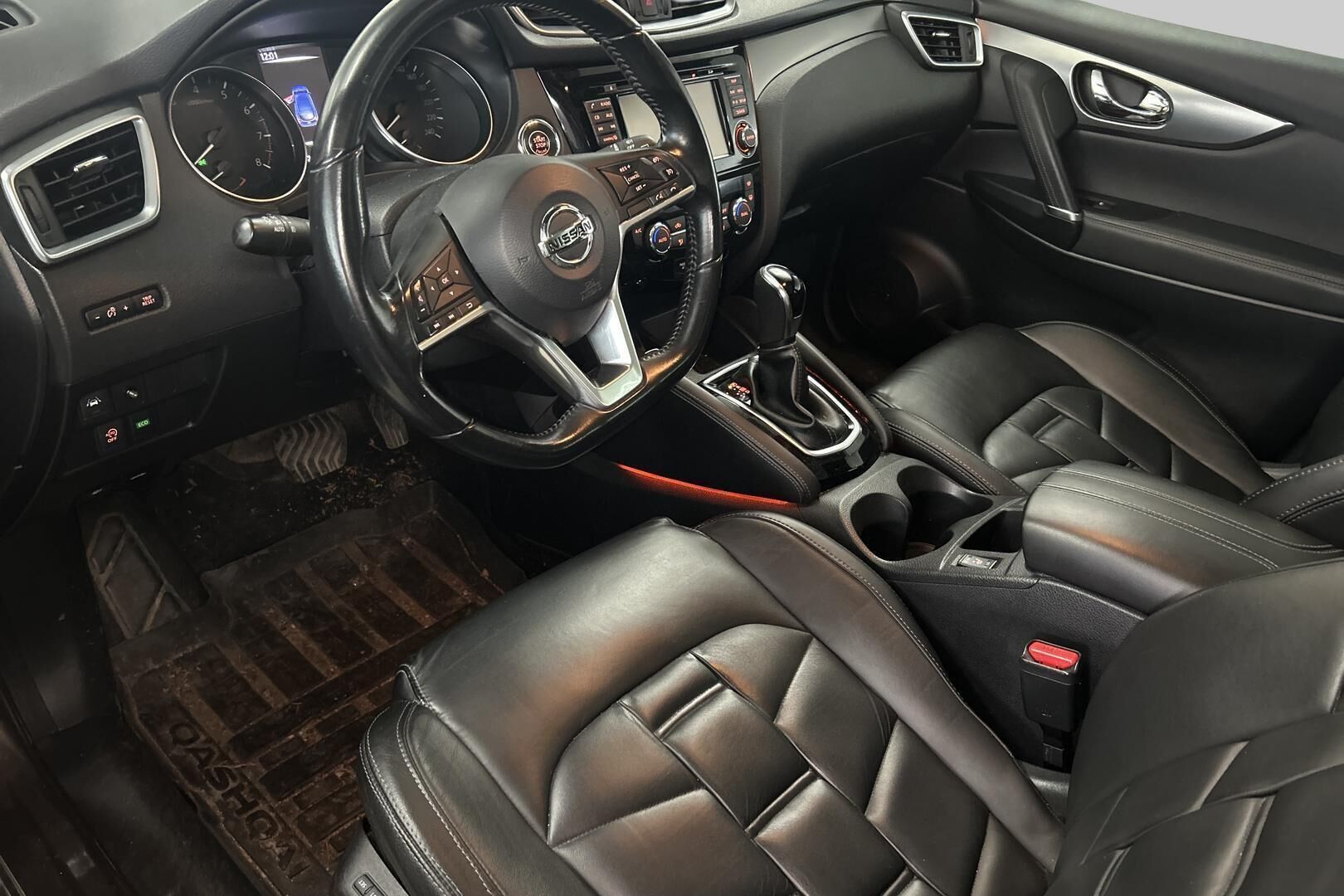 Nissan Qashqai iso kuva 2