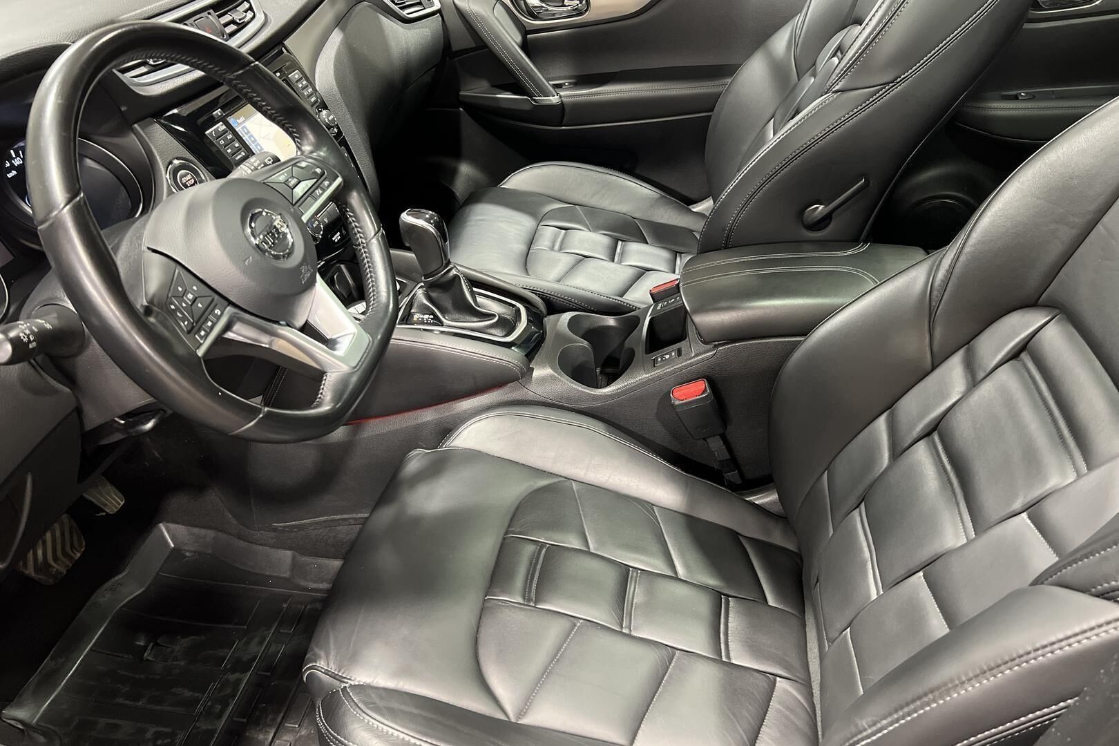 Nissan Qashqai iso kuva 9